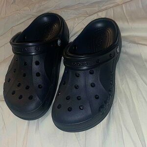 Black Crocs size 6 wome